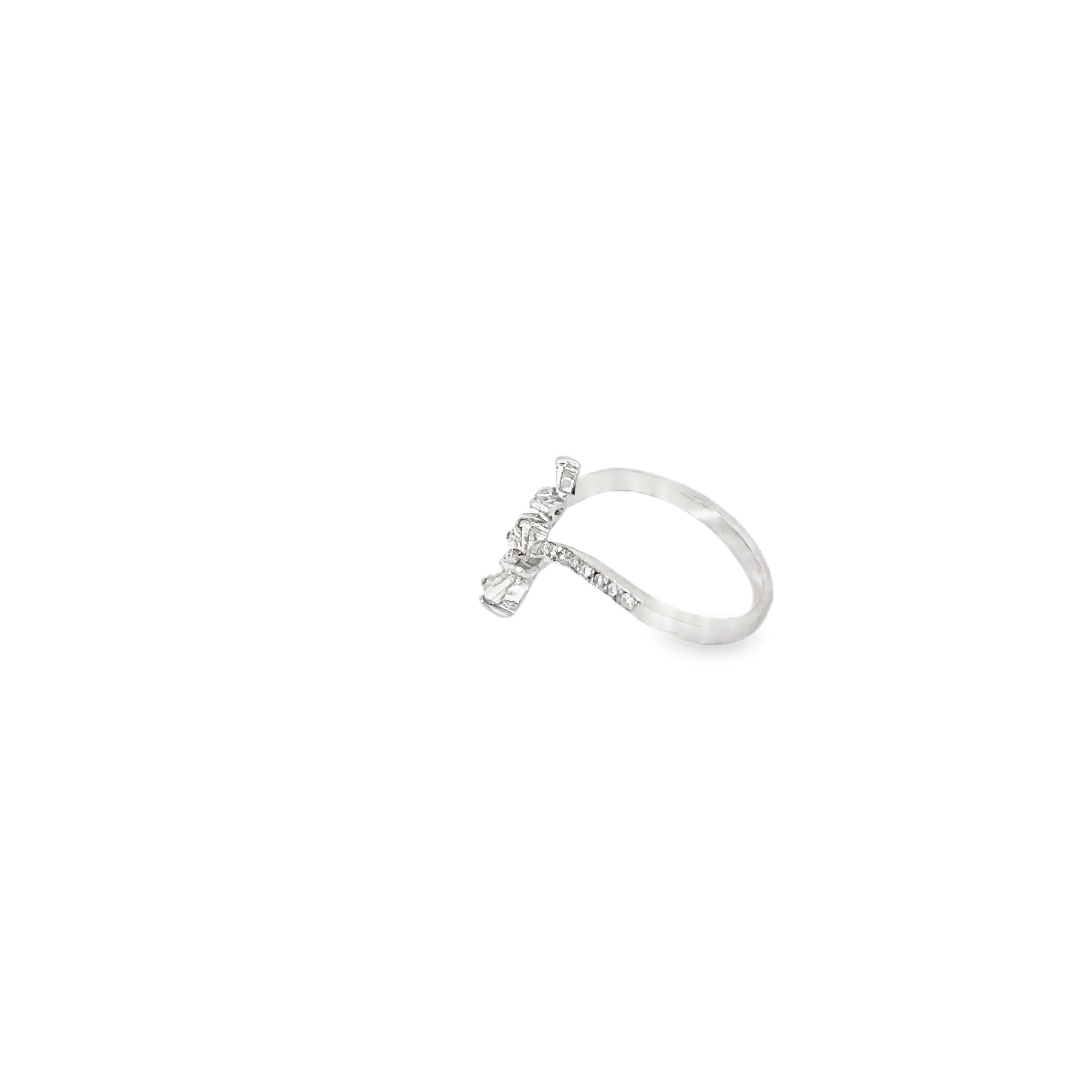 14K White Gold Flower ring