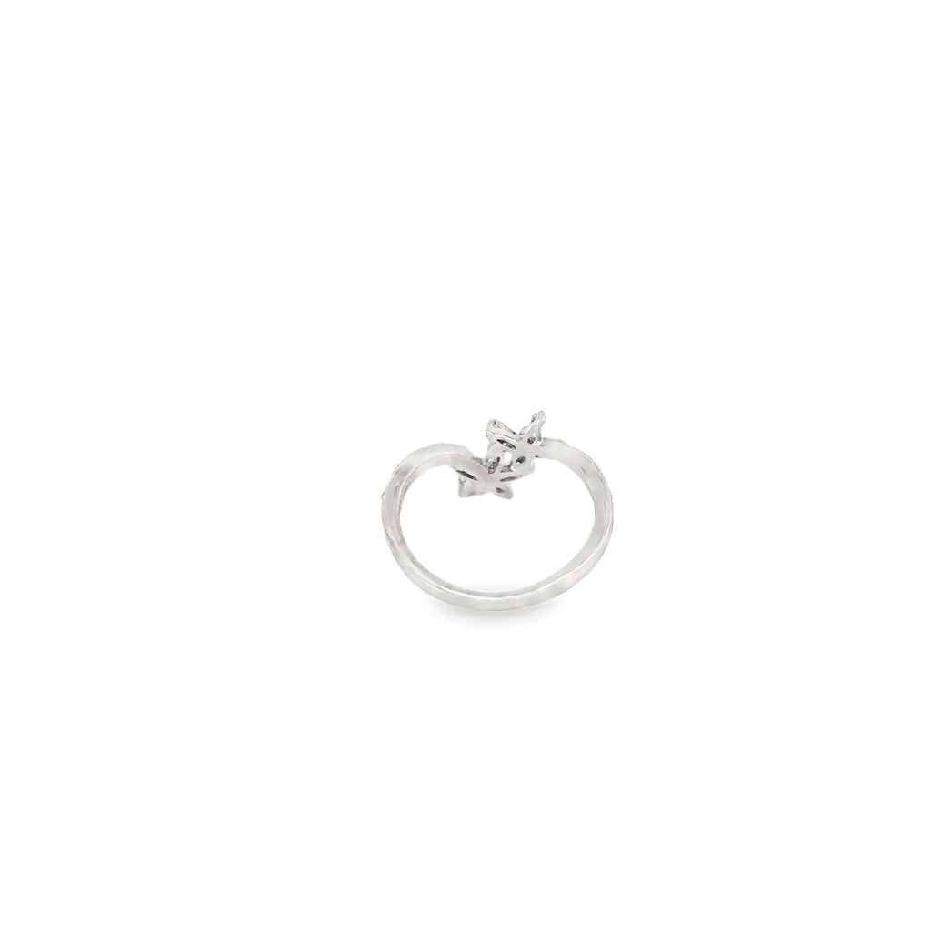 14K White Gold Flower ring