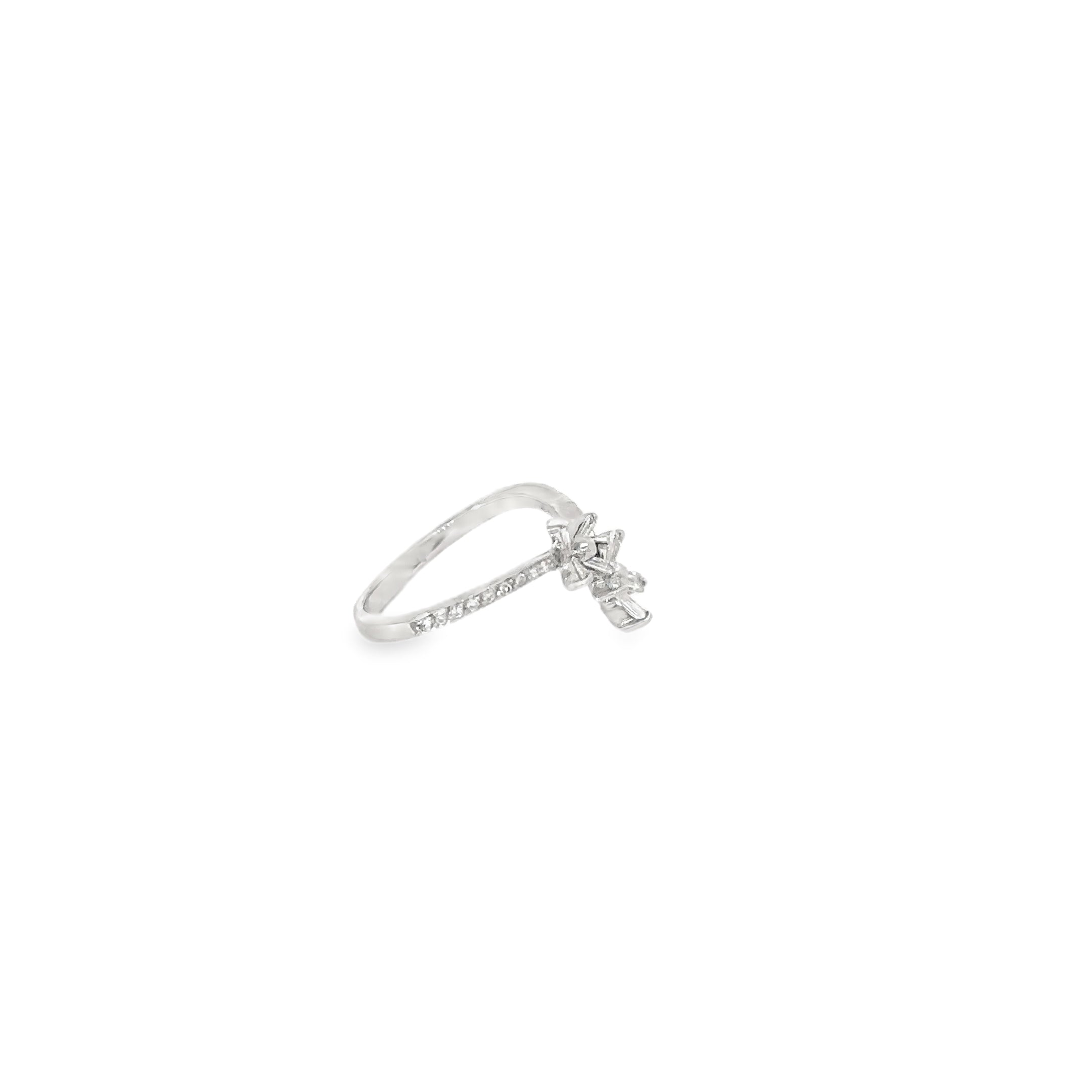 14K White Gold Flower ring