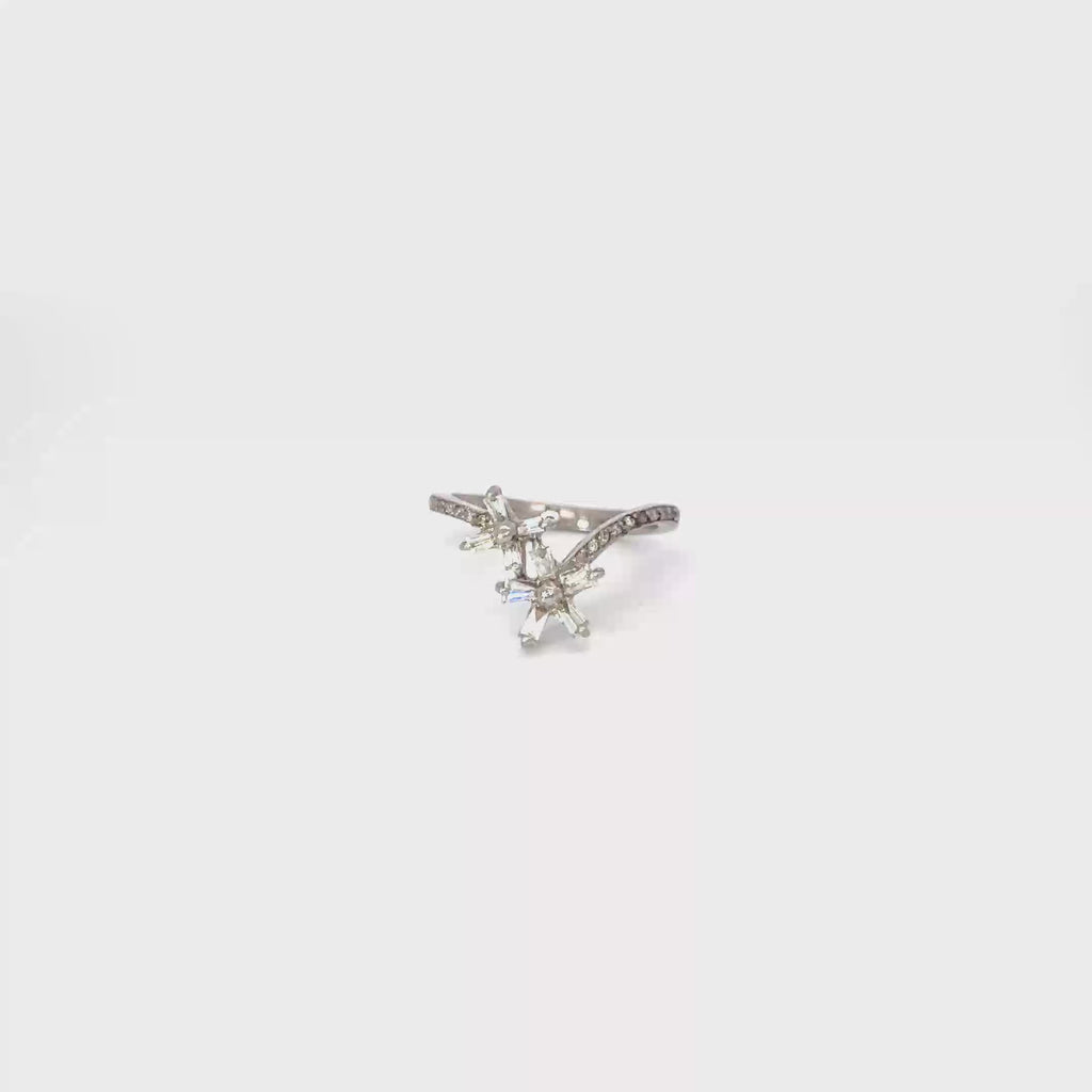 14K White Gold Flower ring