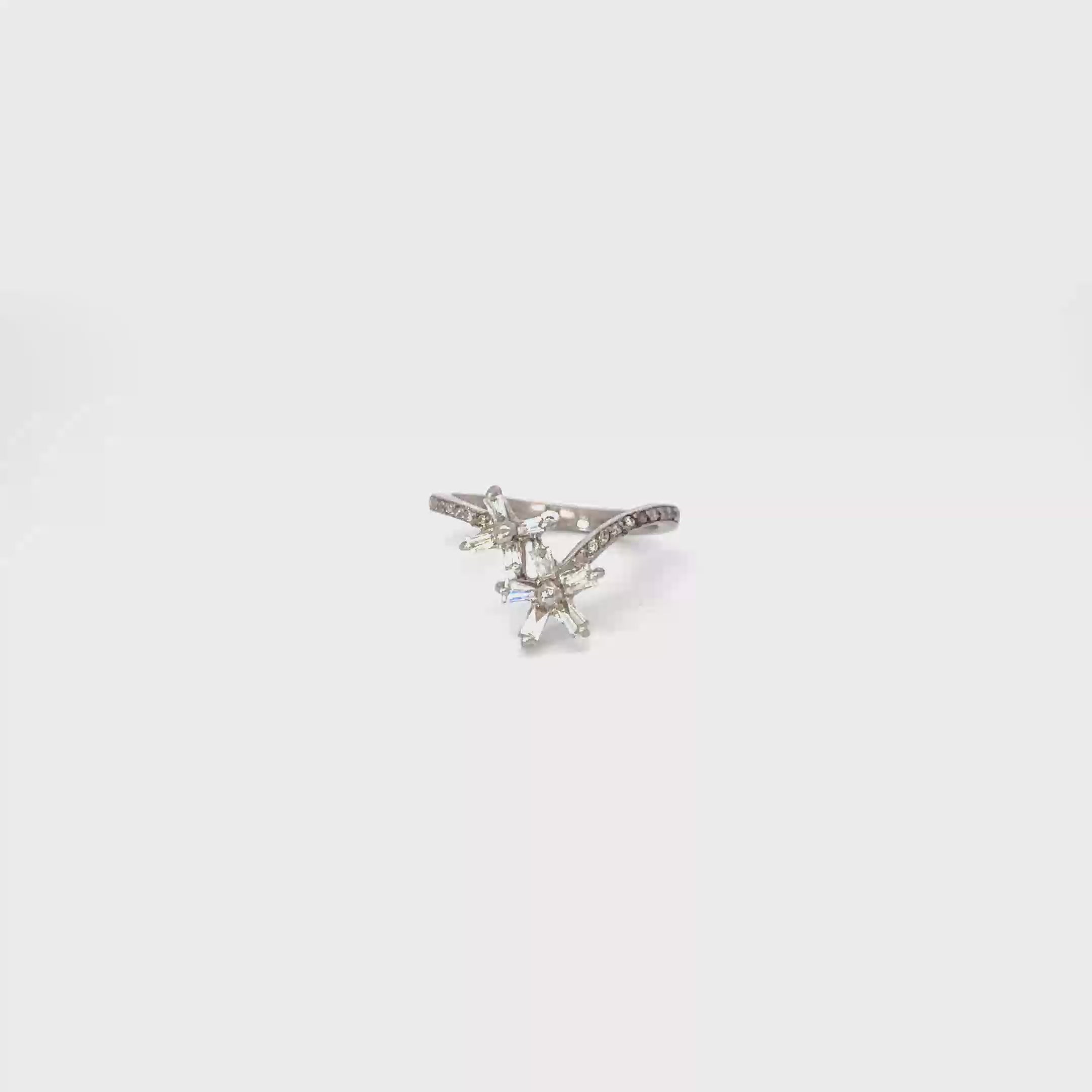 14K White Gold Flower ring